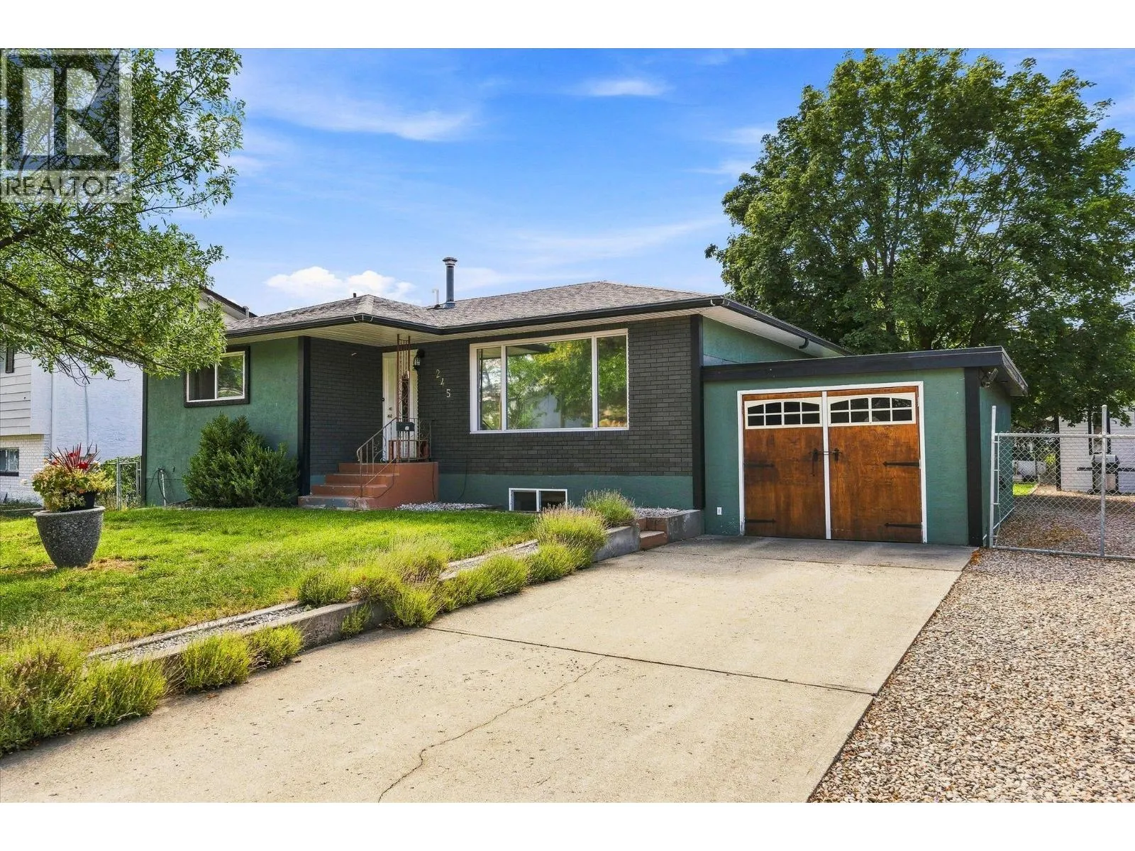245 Holbrook Road W