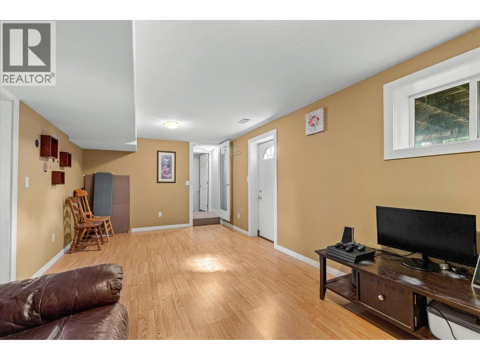 245 Holbrook Road W