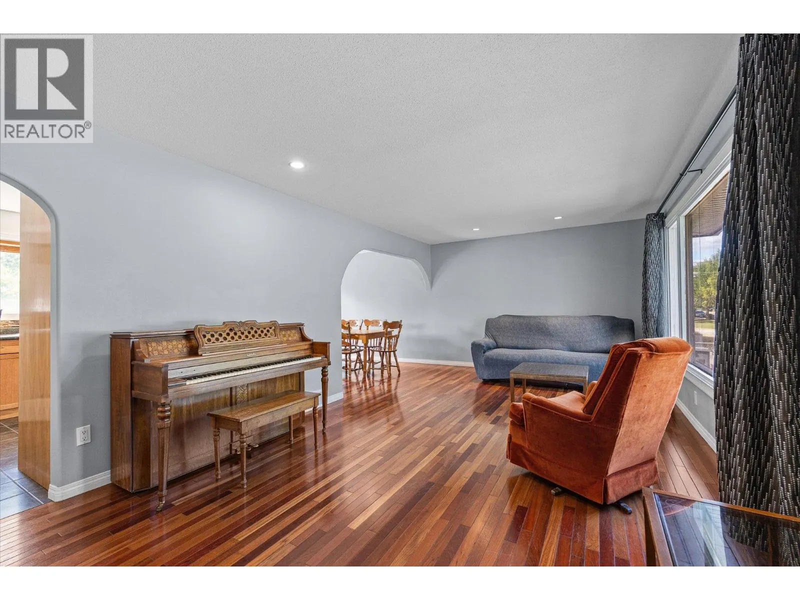 245 Holbrook Road W