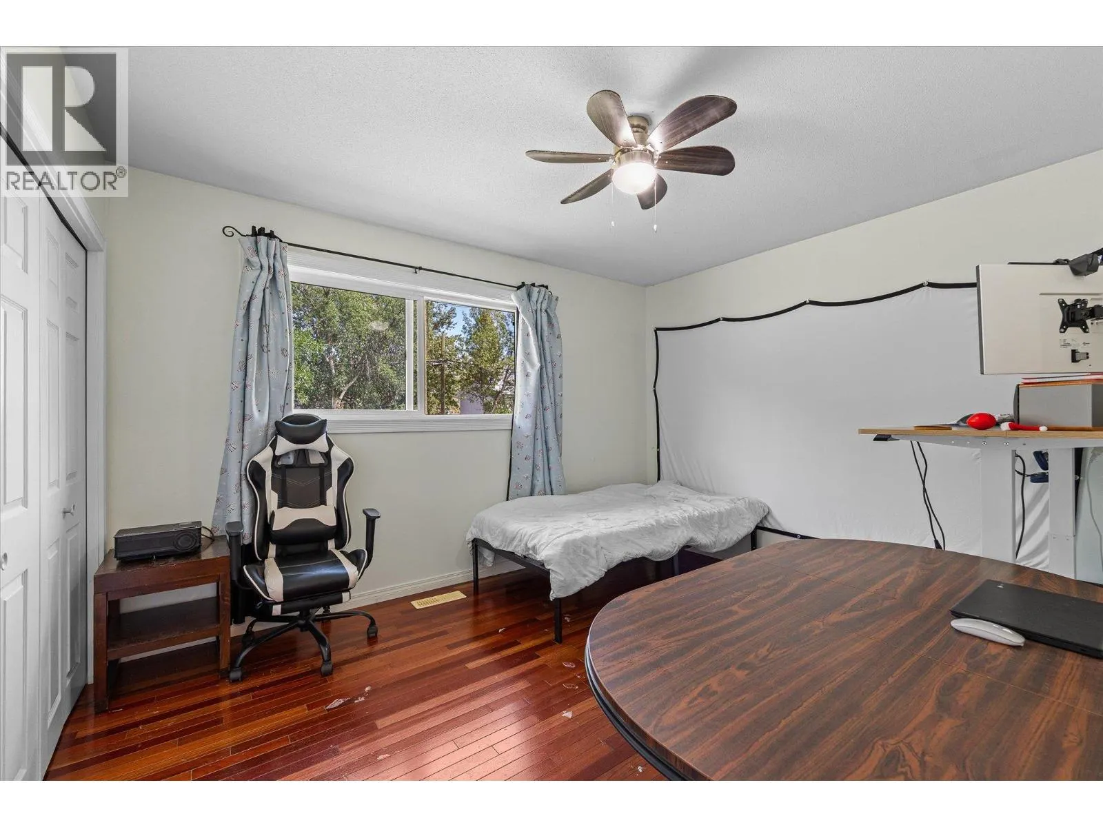 245 Holbrook Road W