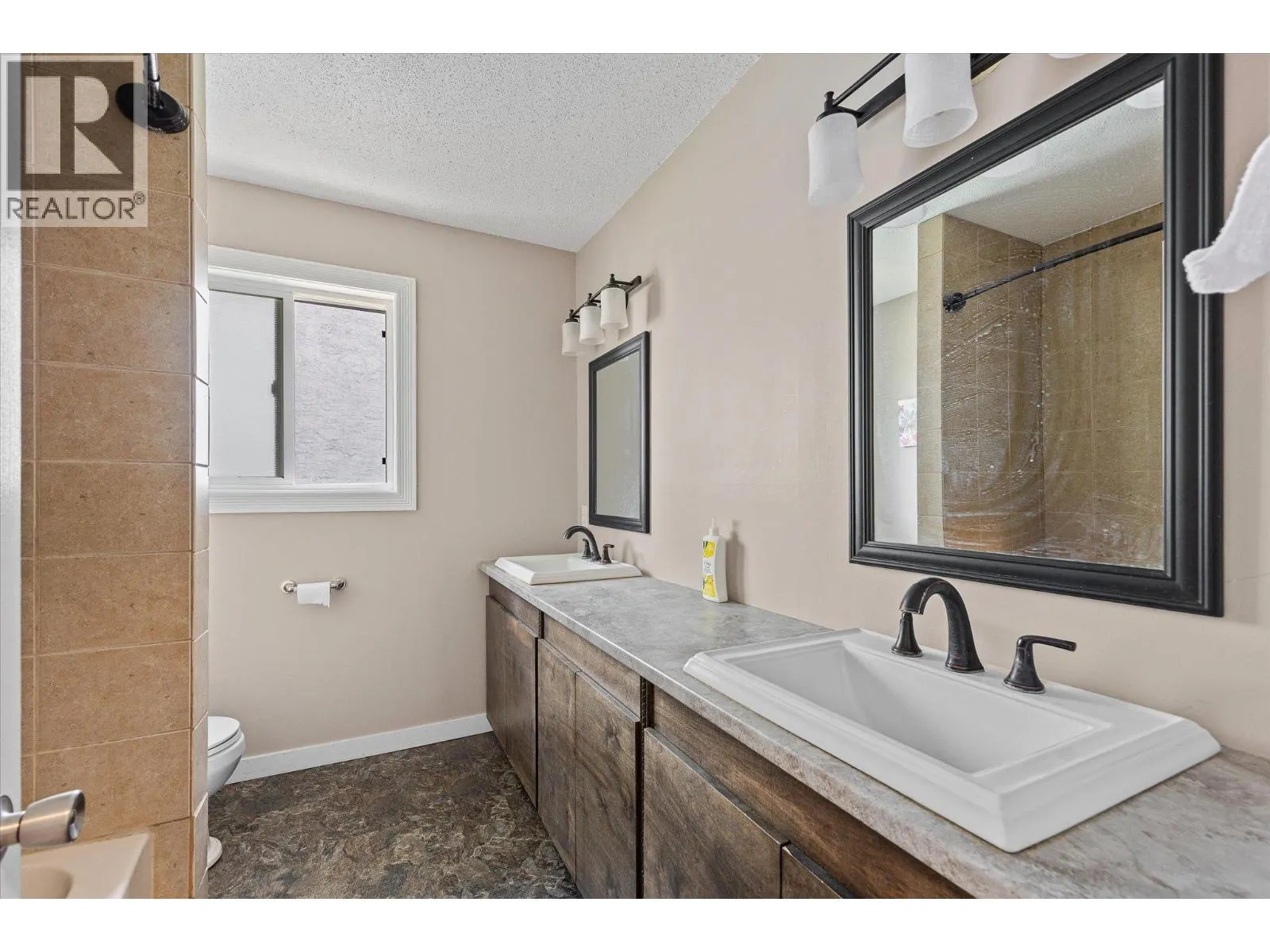 245 Holbrook Road W