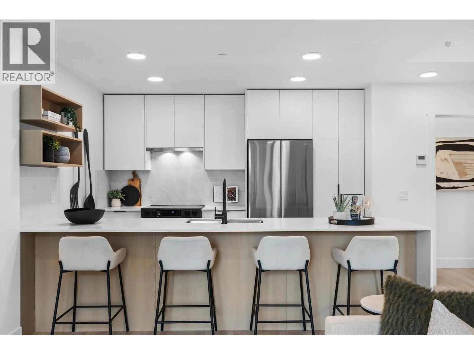 620 Coronation Avenue Unit# 102