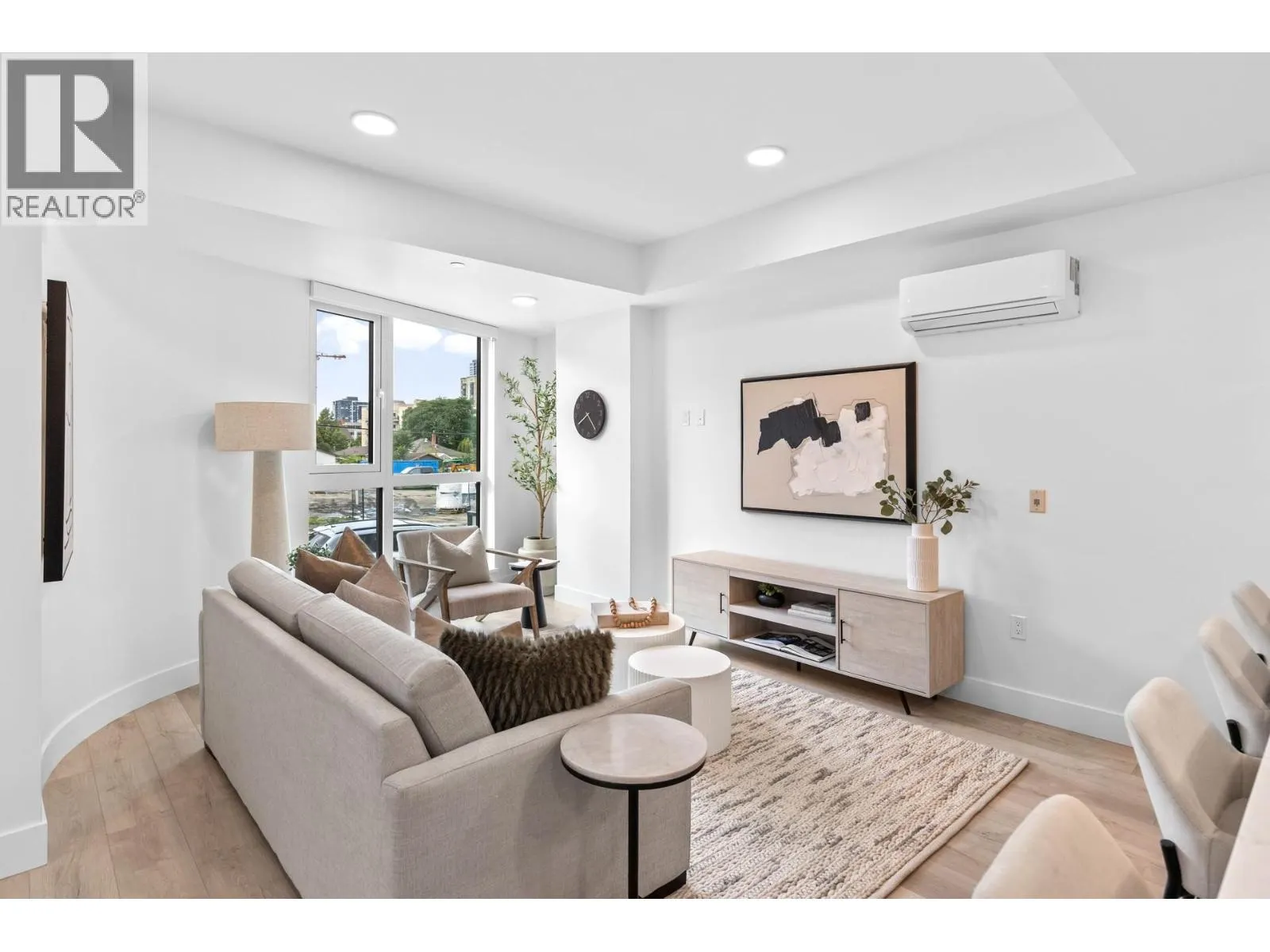 620 Coronation Avenue Unit# 102