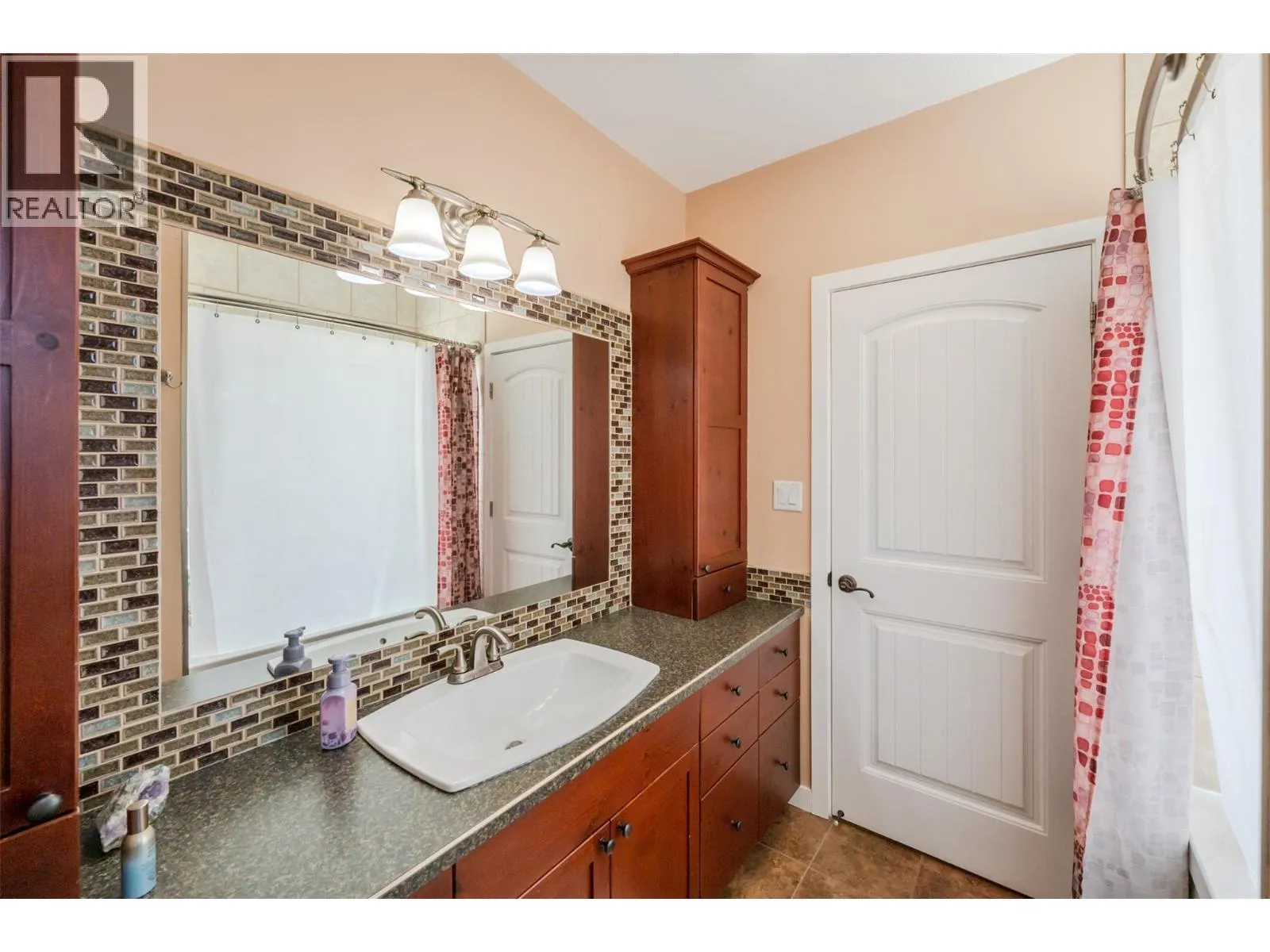 4129 McLean Creek Road