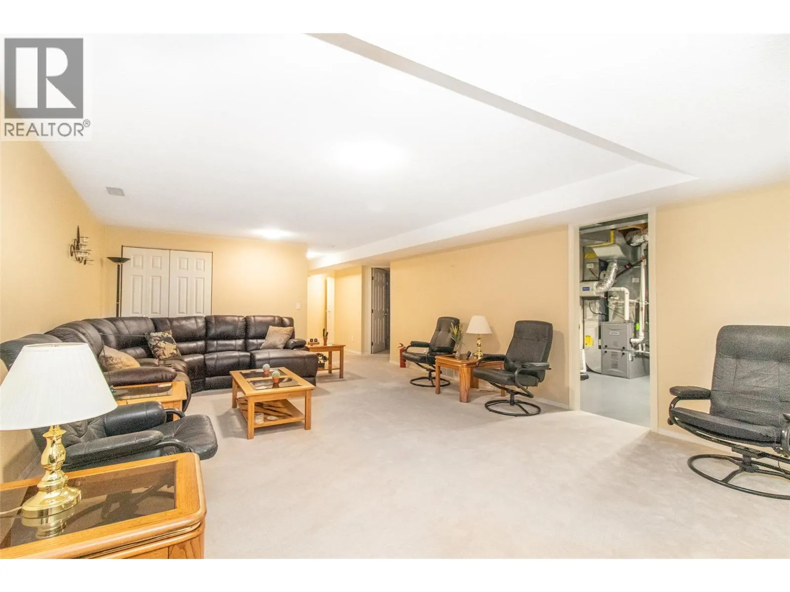 1885 Parkview Crescent Unit# 112