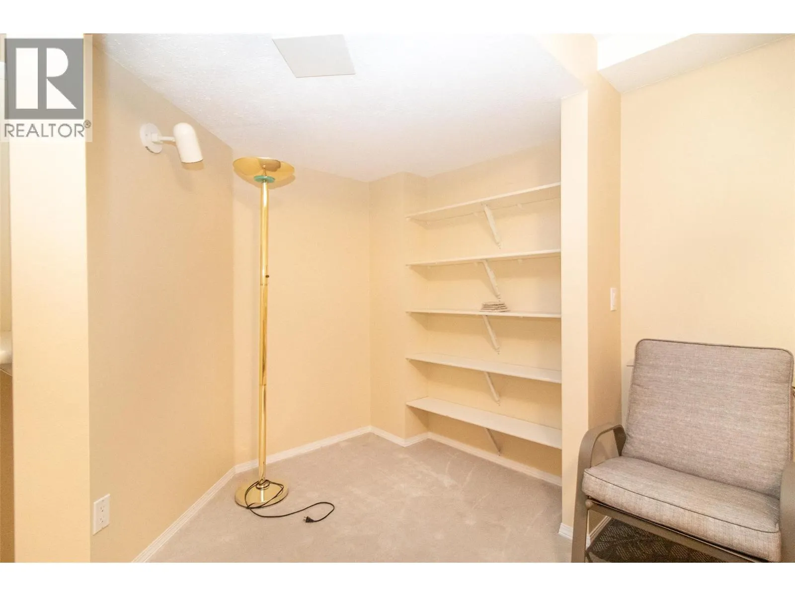 1885 Parkview Crescent Unit# 112