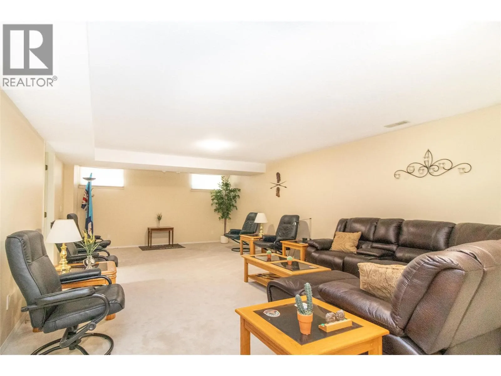 1885 Parkview Crescent Unit# 112