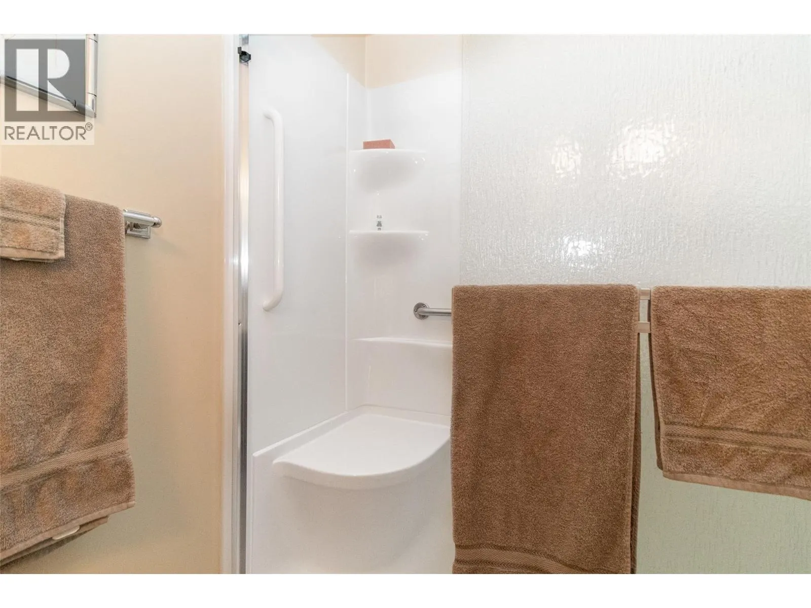 1885 Parkview Crescent Unit# 112