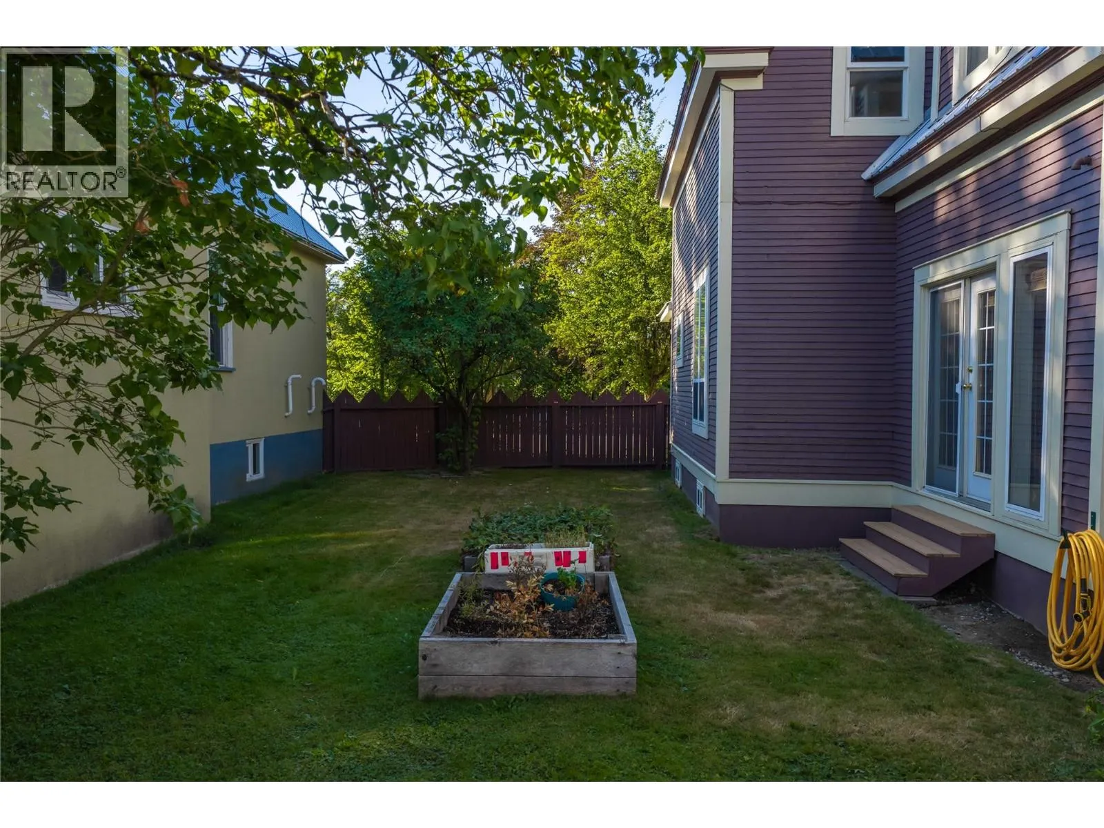 408 & 410 Mackenzie Avenue