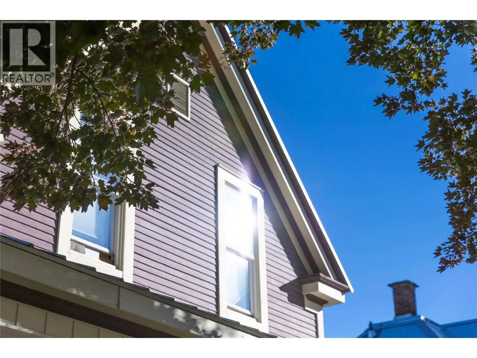 408 & 410 Mackenzie Avenue