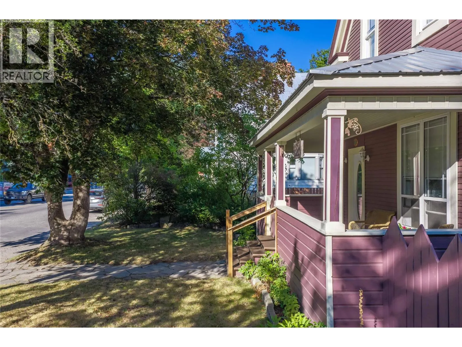 408 & 410 Mackenzie Avenue