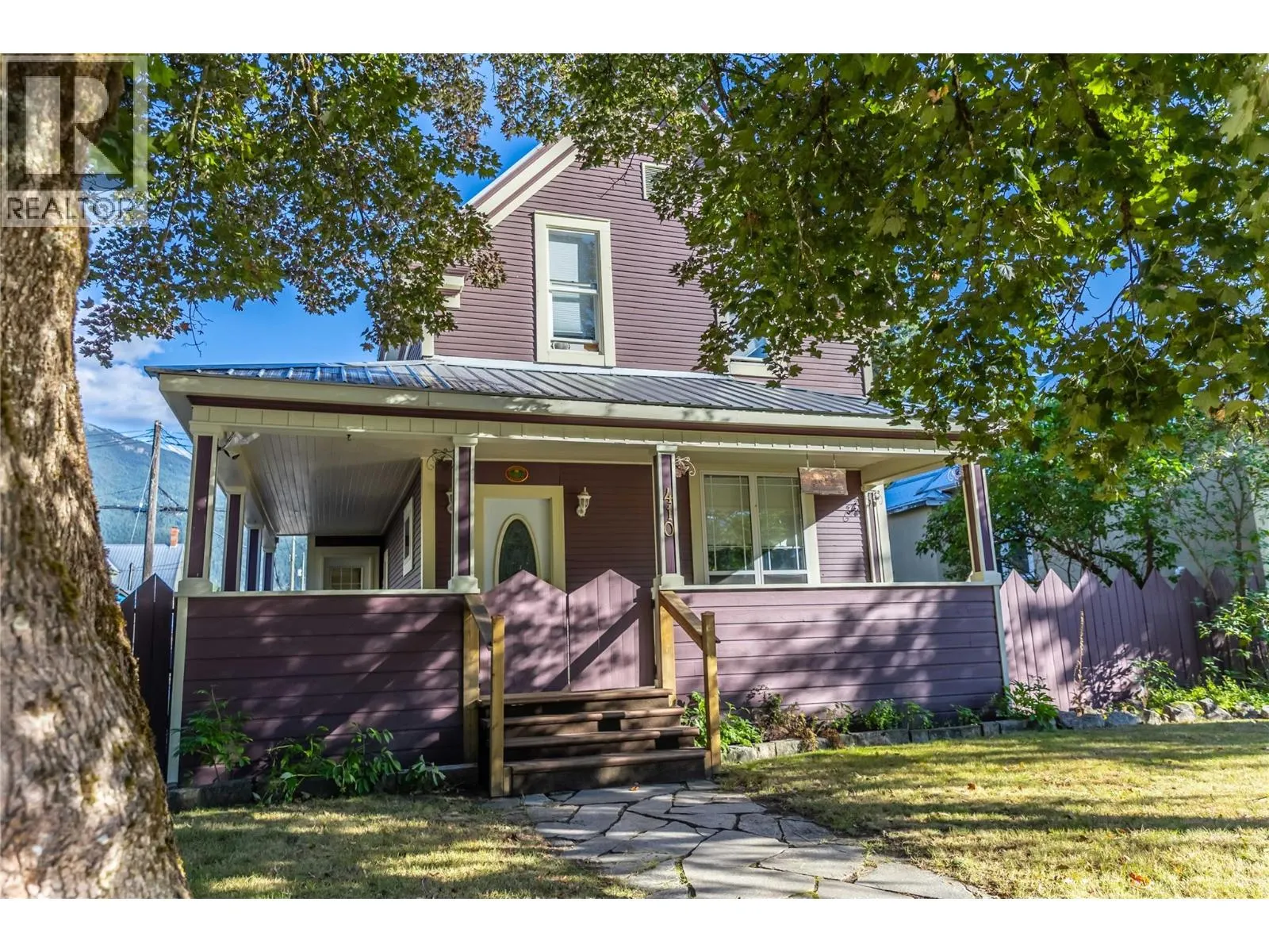408 & 410 Mackenzie Avenue