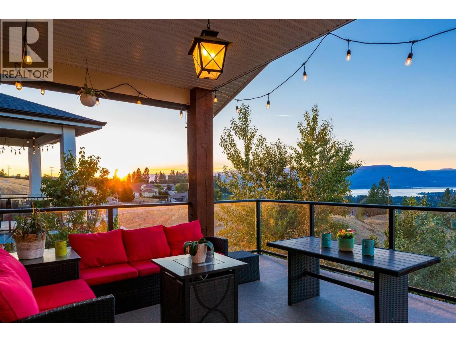 1160 Goldfinch Place