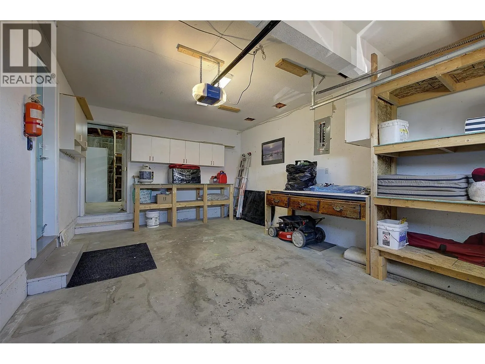 5284 Clarence Road