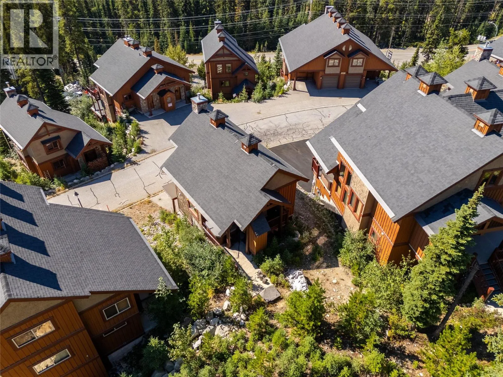90 Forest Lane
