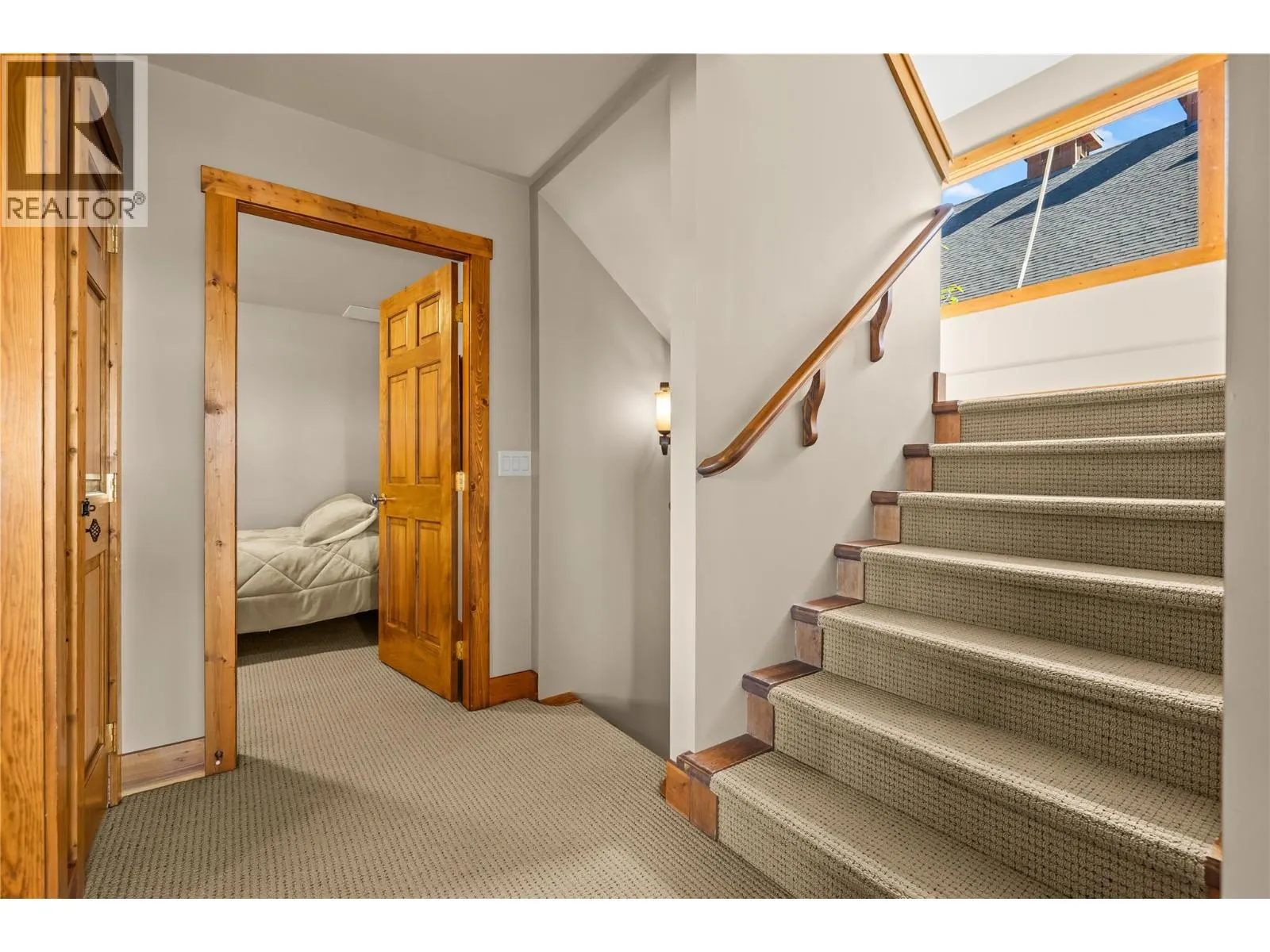 90 Forest Lane