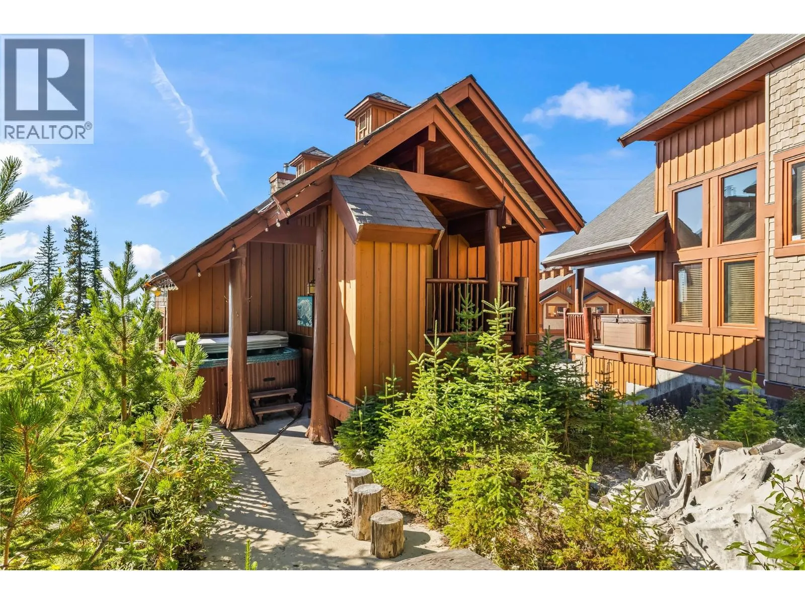 90 Forest Lane