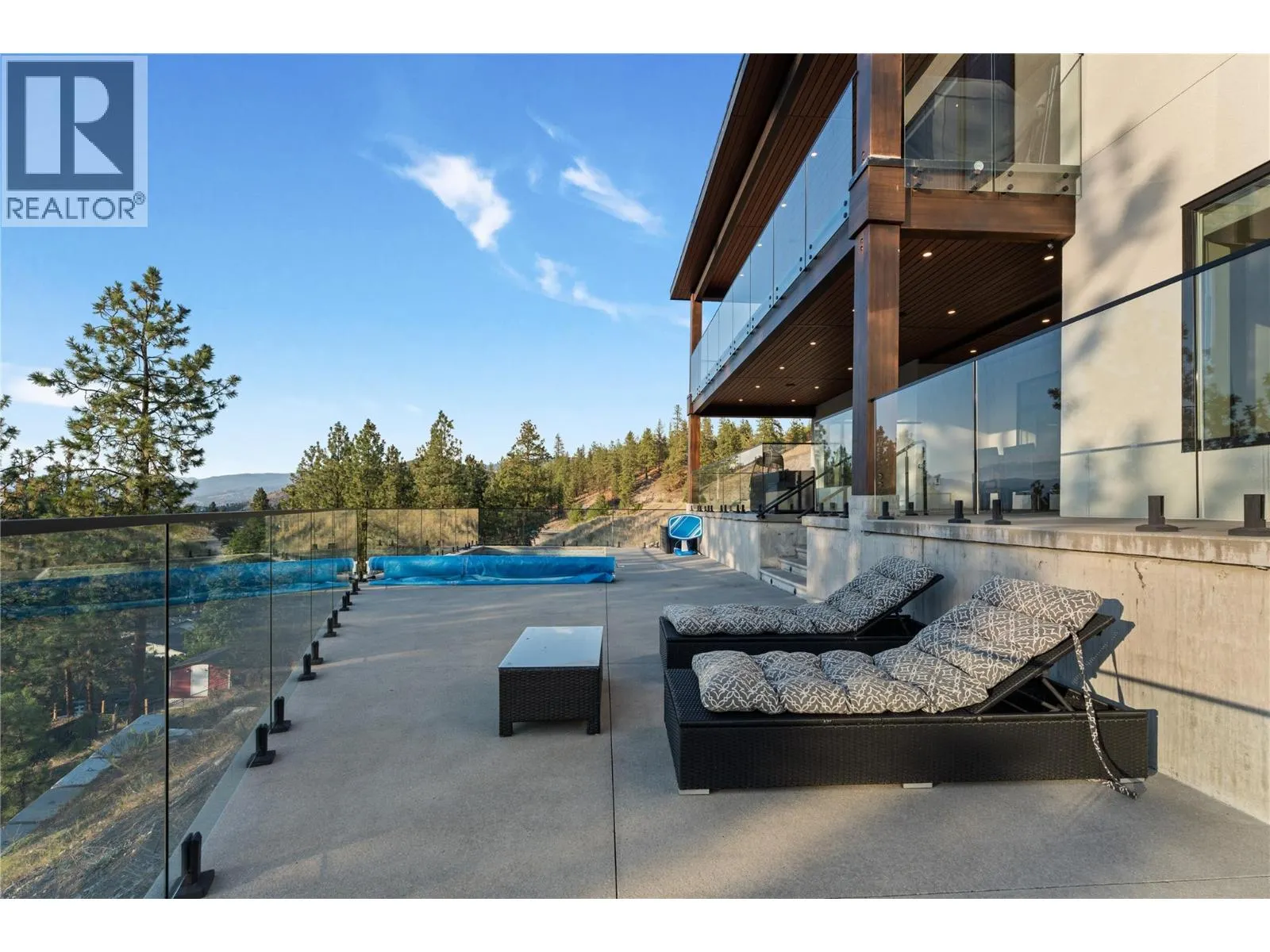 2703 HAWTHORN Drive