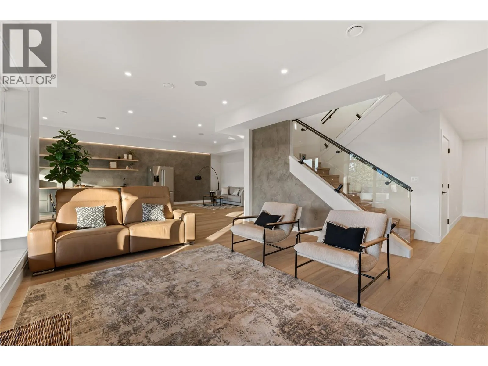 2703 HAWTHORN Drive