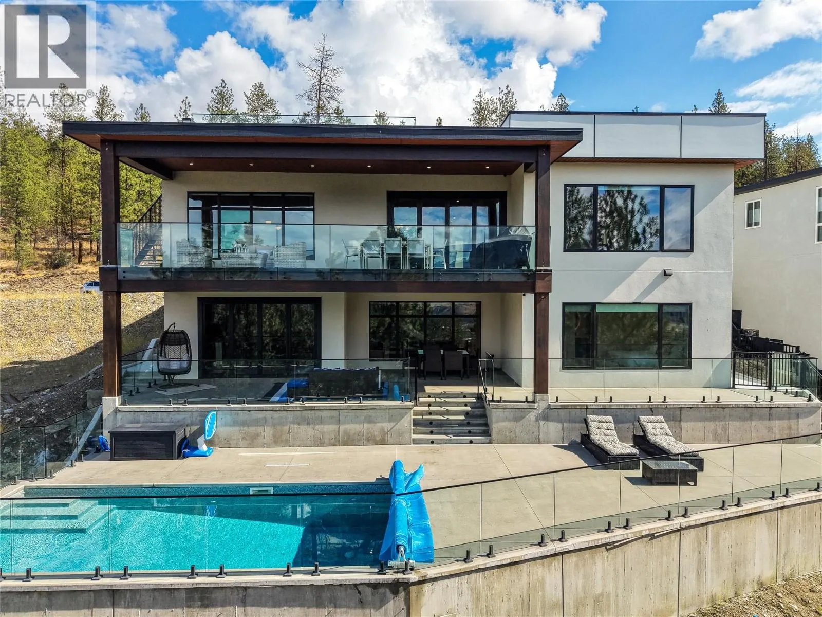 2703 HAWTHORN Drive