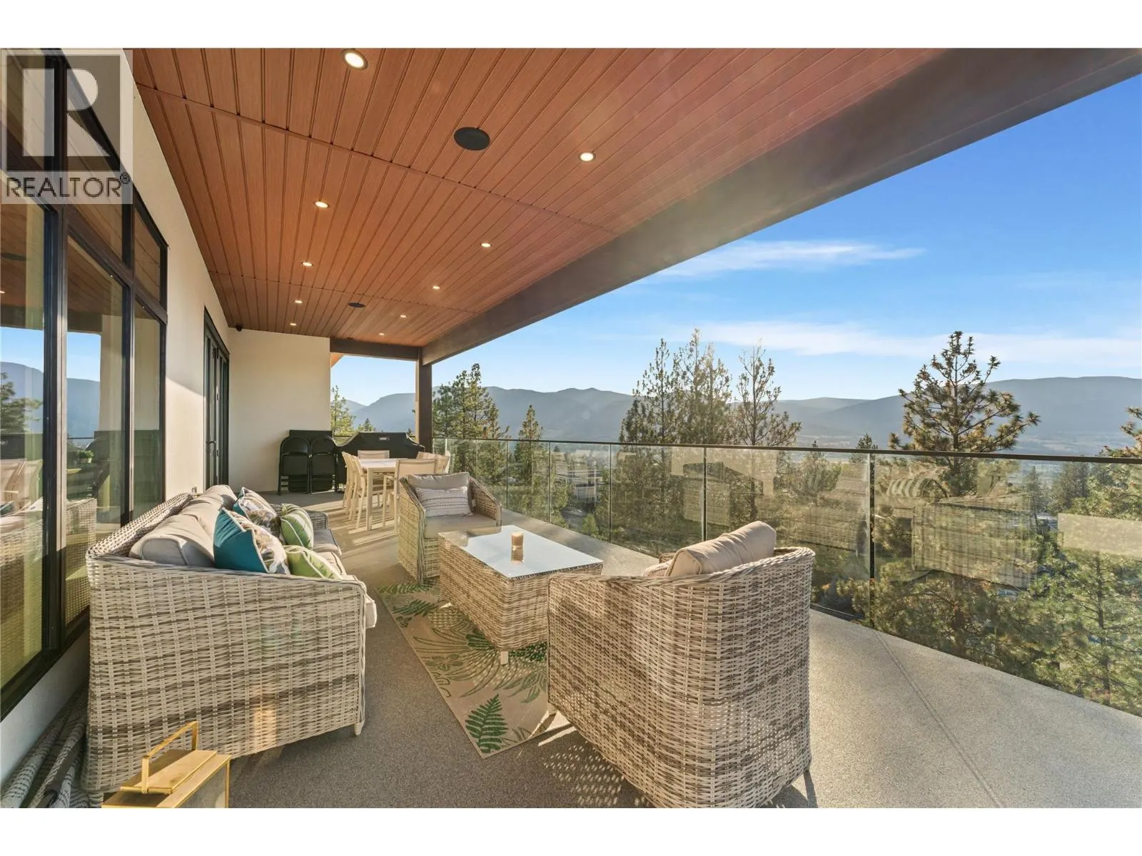 2703 HAWTHORN Drive