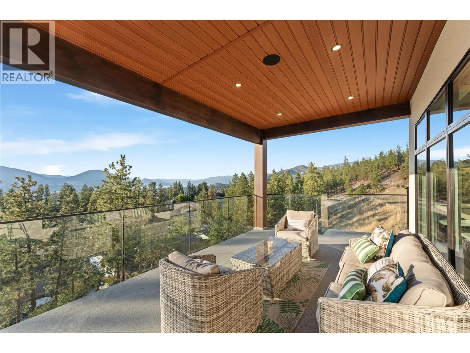 2703 HAWTHORN Drive