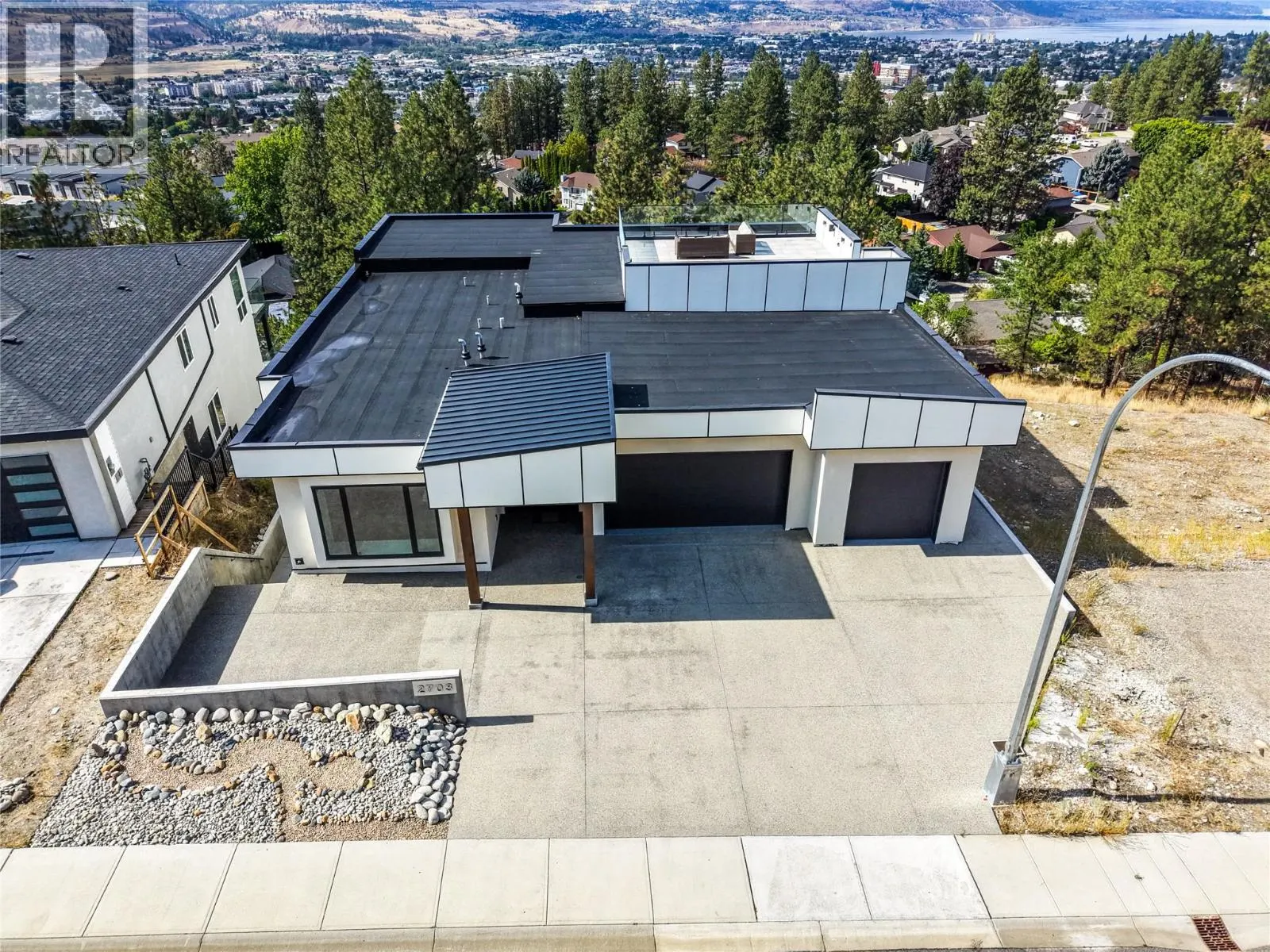 2703 HAWTHORN Drive