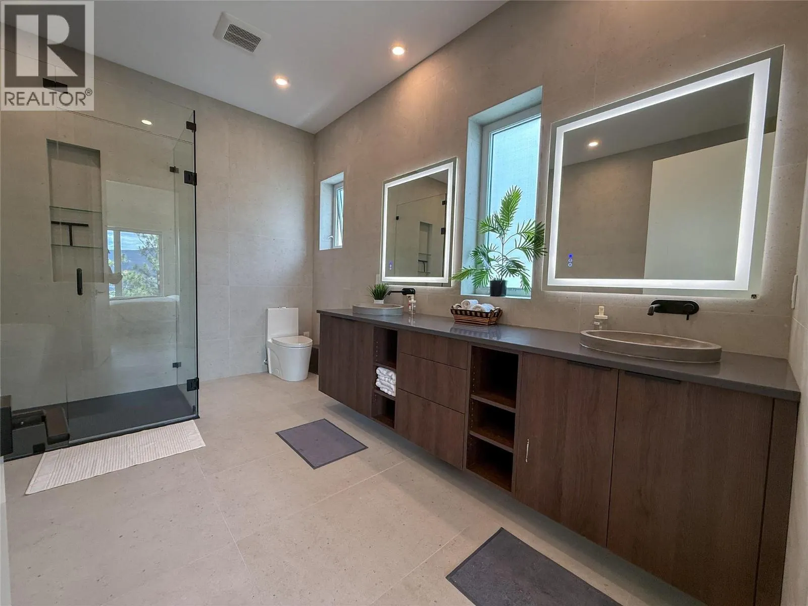 2703 HAWTHORN Drive