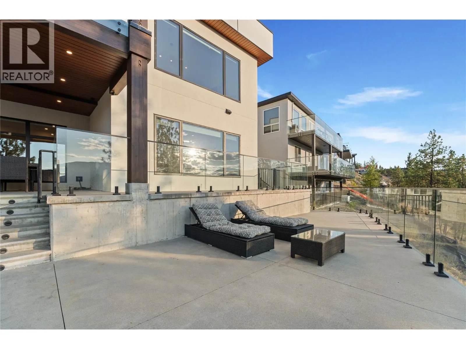 2703 HAWTHORN Drive