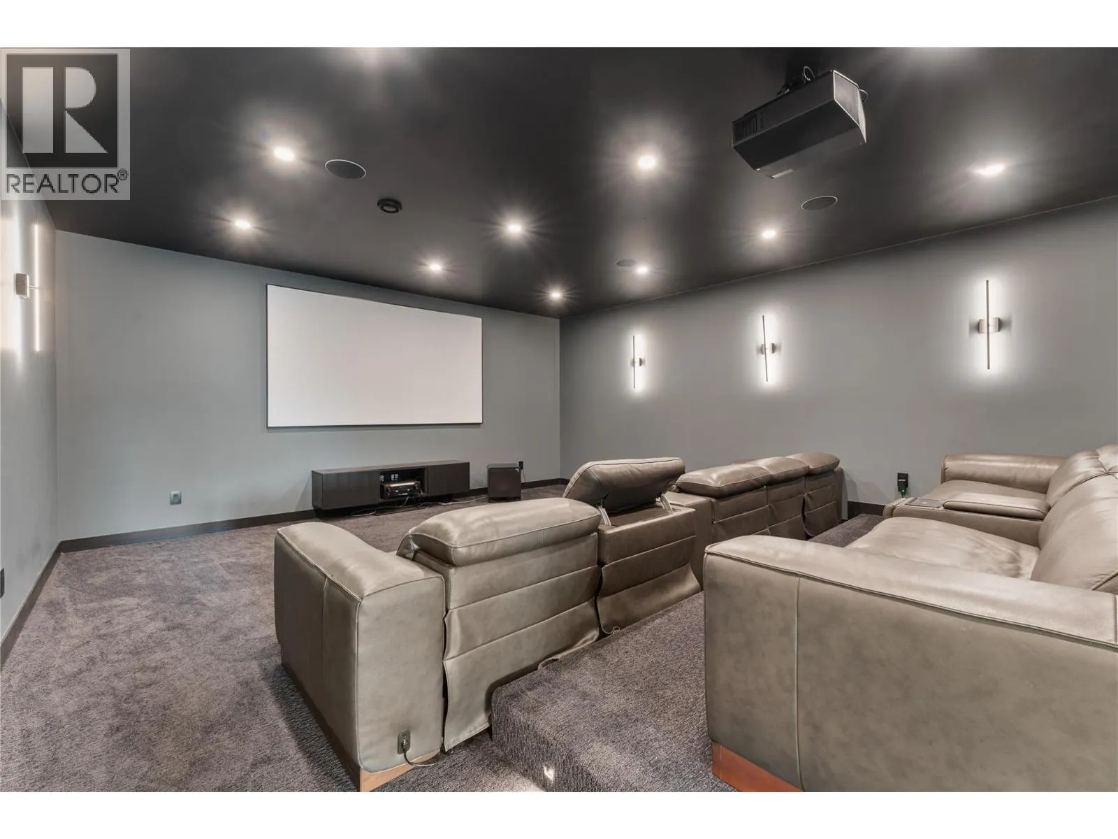 2703 HAWTHORN Drive