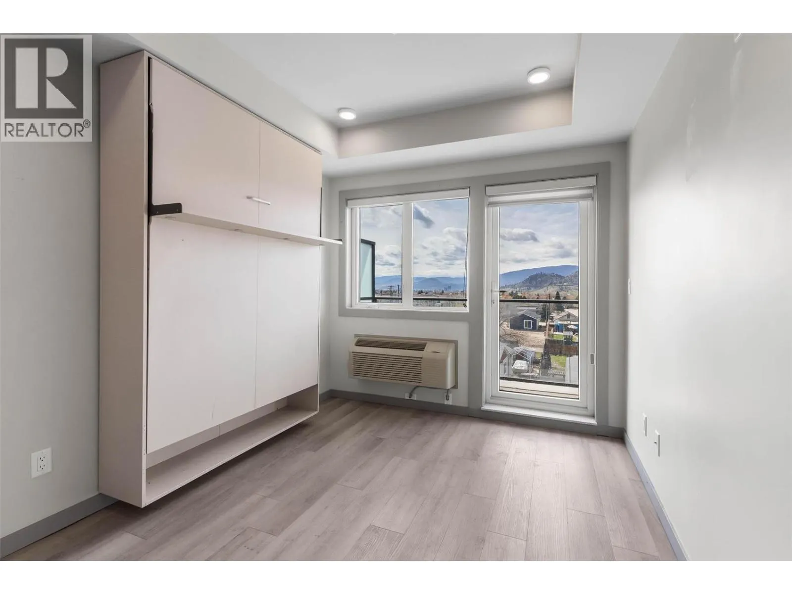 345 Dougall Road N Unit# PH8