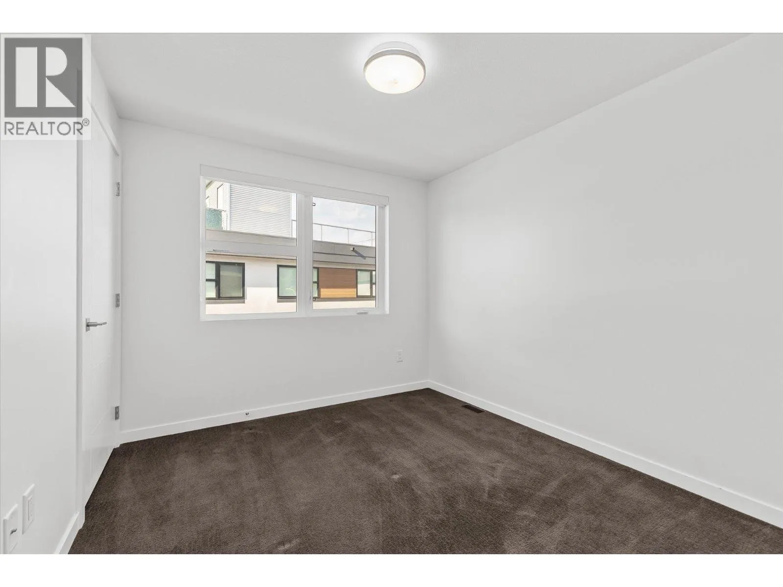 1515 Highland Drive N Unit# 37