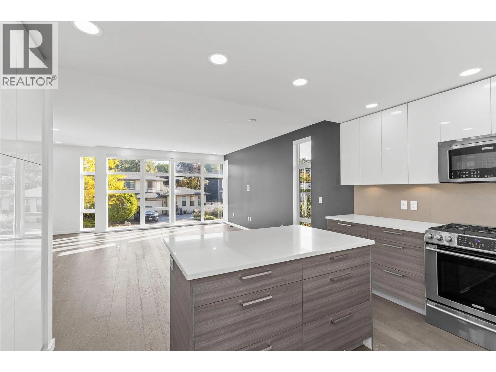 1515 Highland Drive N Unit# 37