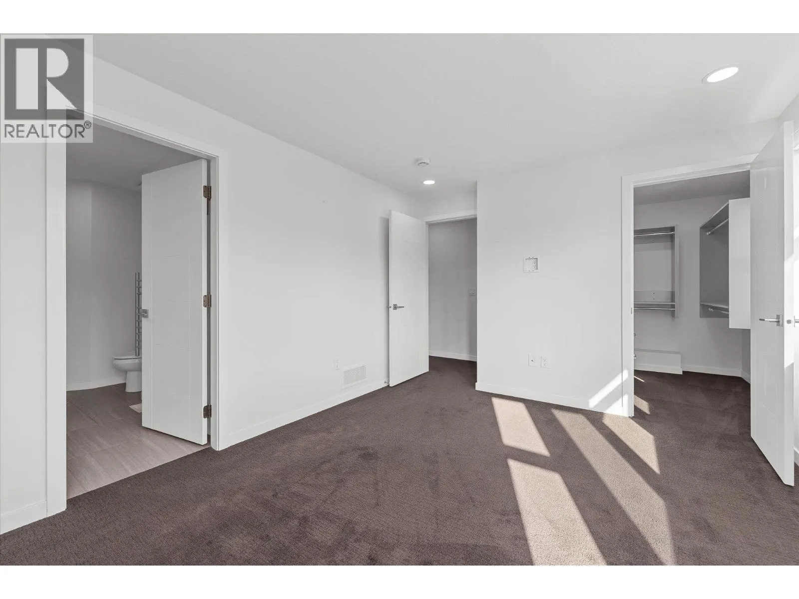 1515 Highland Drive N Unit# 37