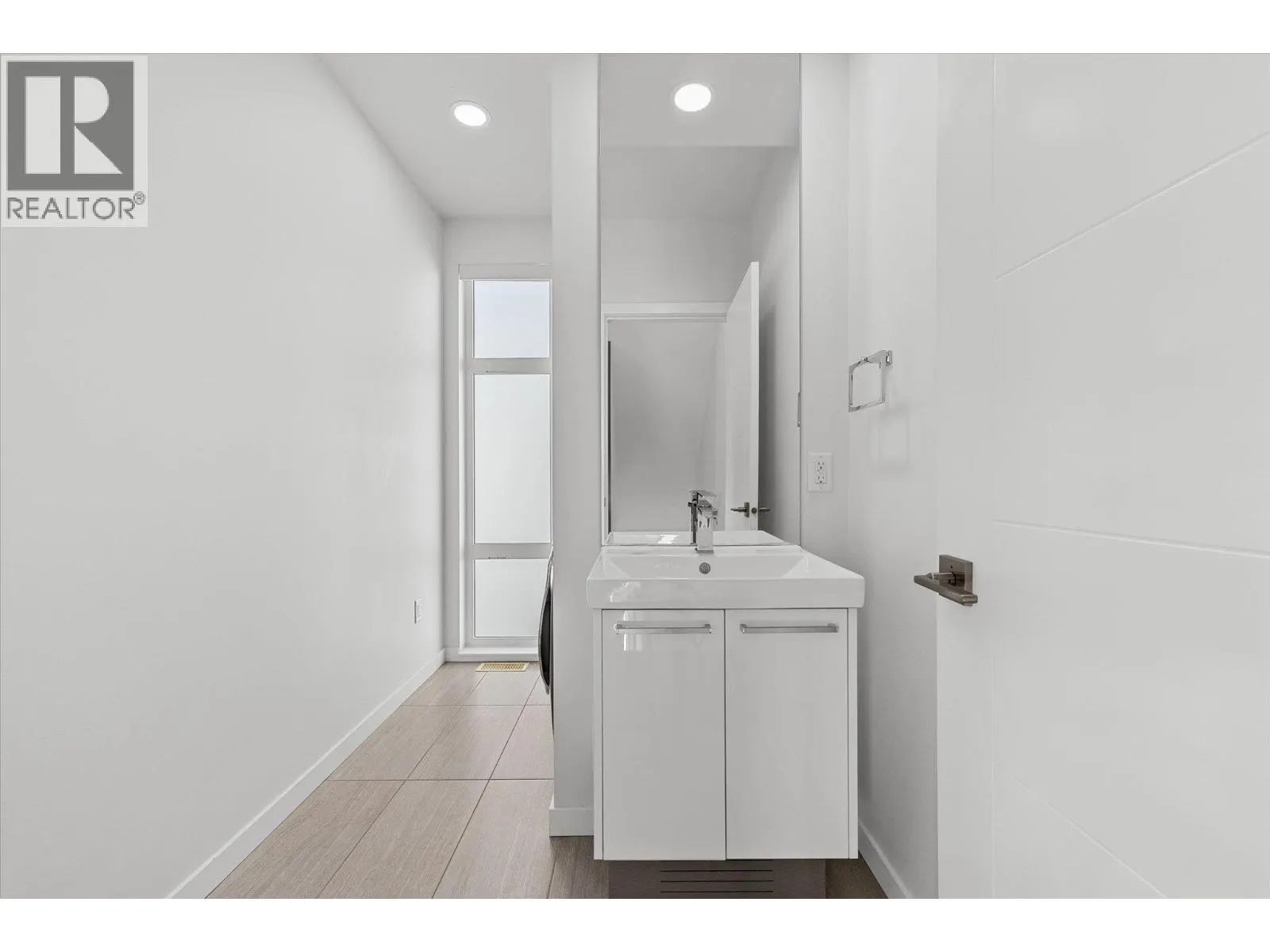 1515 Highland Drive N Unit# 37