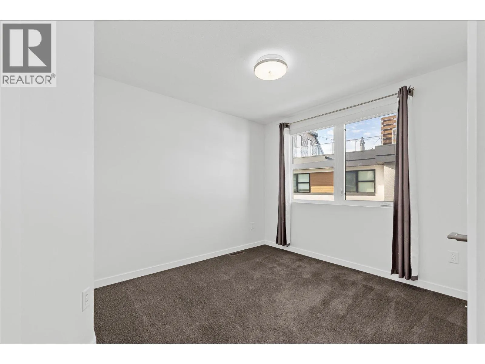 1515 Highland Drive N Unit# 37
