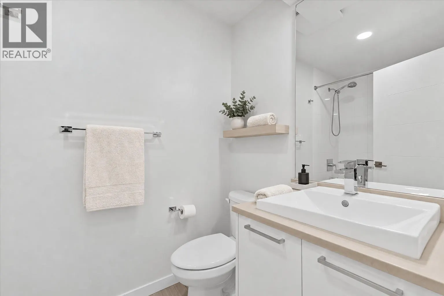 1515 Highland Drive N Unit# 37