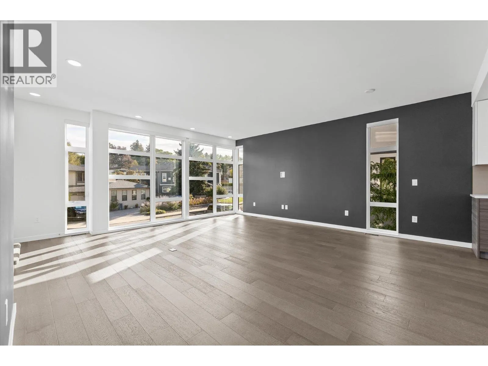1515 Highland Drive N Unit# 37