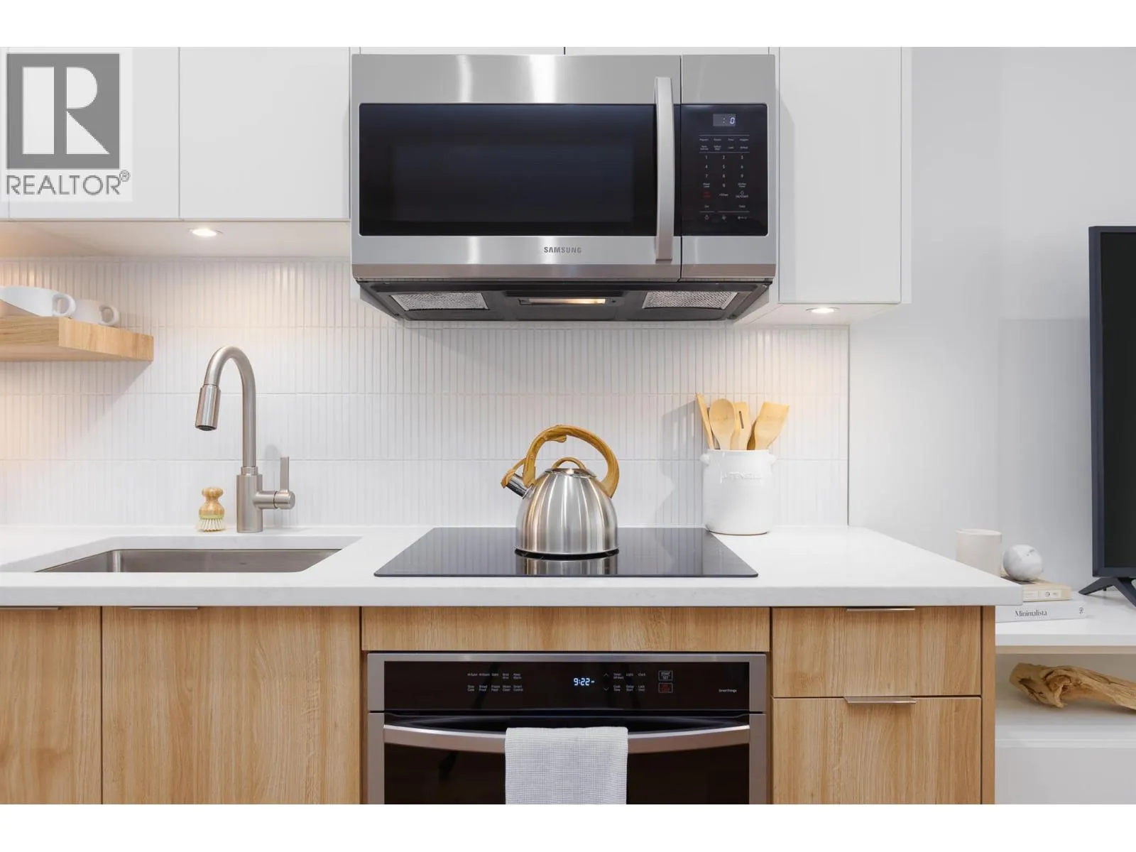 1281 Pridham Avenue Unit# 328 Lot# 84