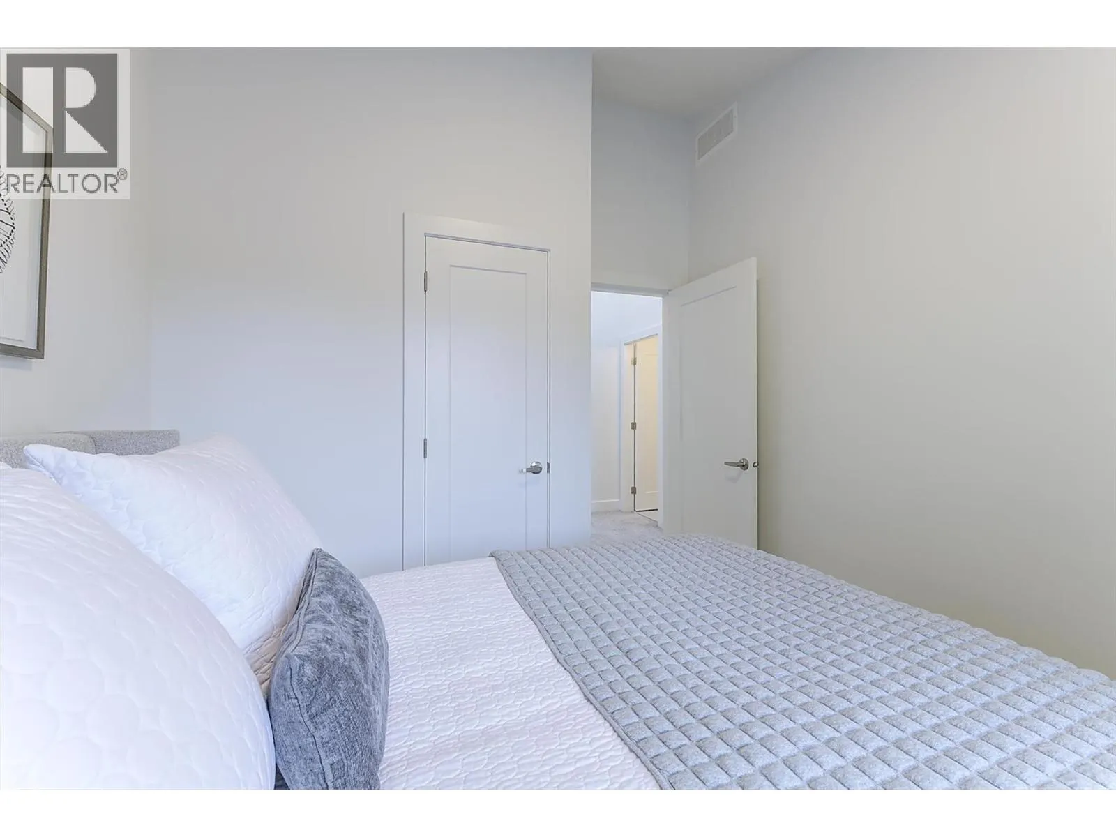 2274 Woodlawn Street Unit# 2