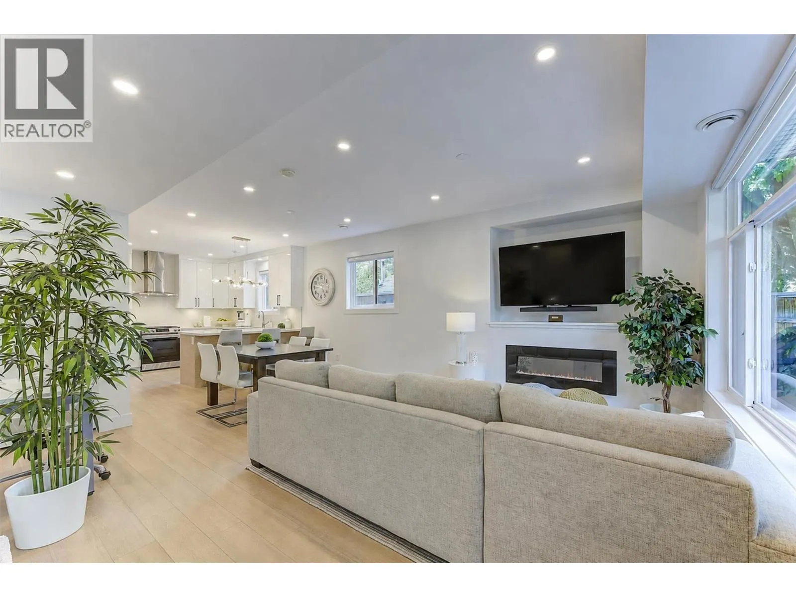 2274 Woodlawn Street Unit# 2