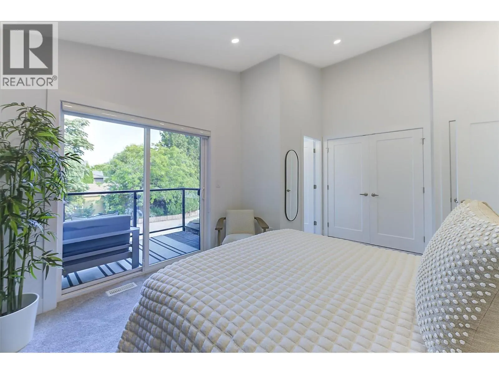 2274 Woodlawn Street Unit# 2