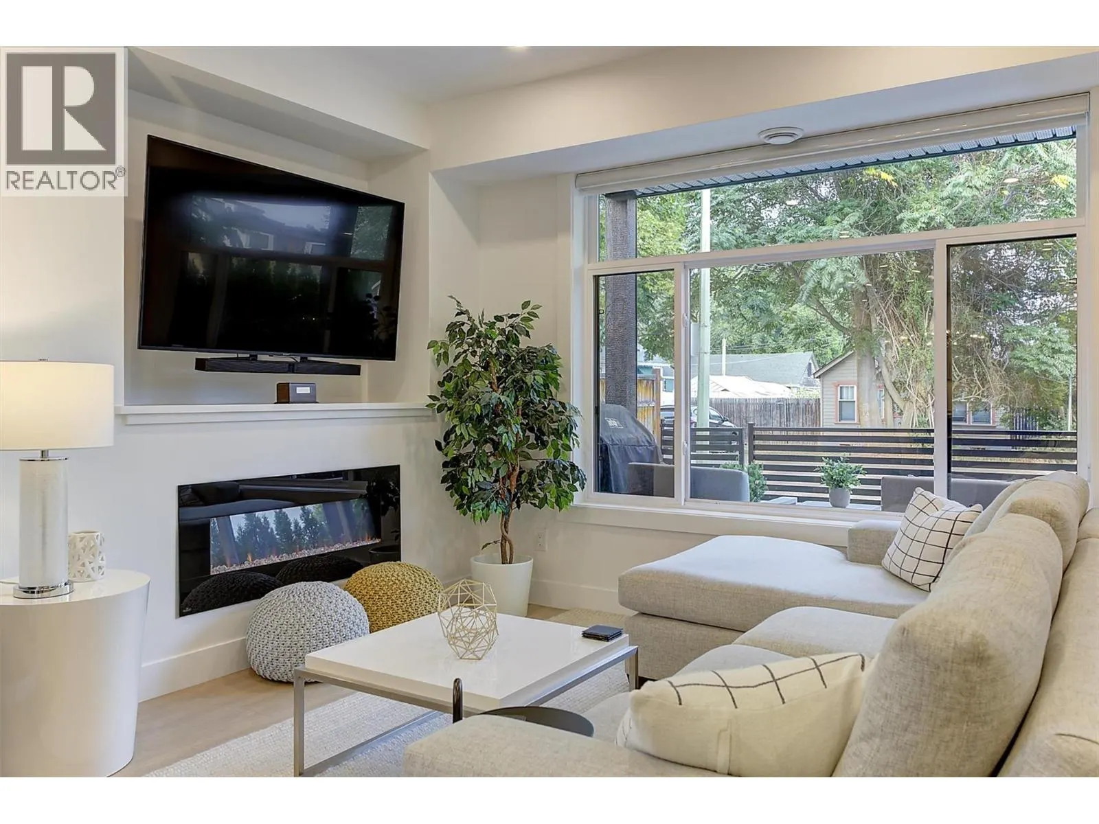 2274 Woodlawn Street Unit# 2