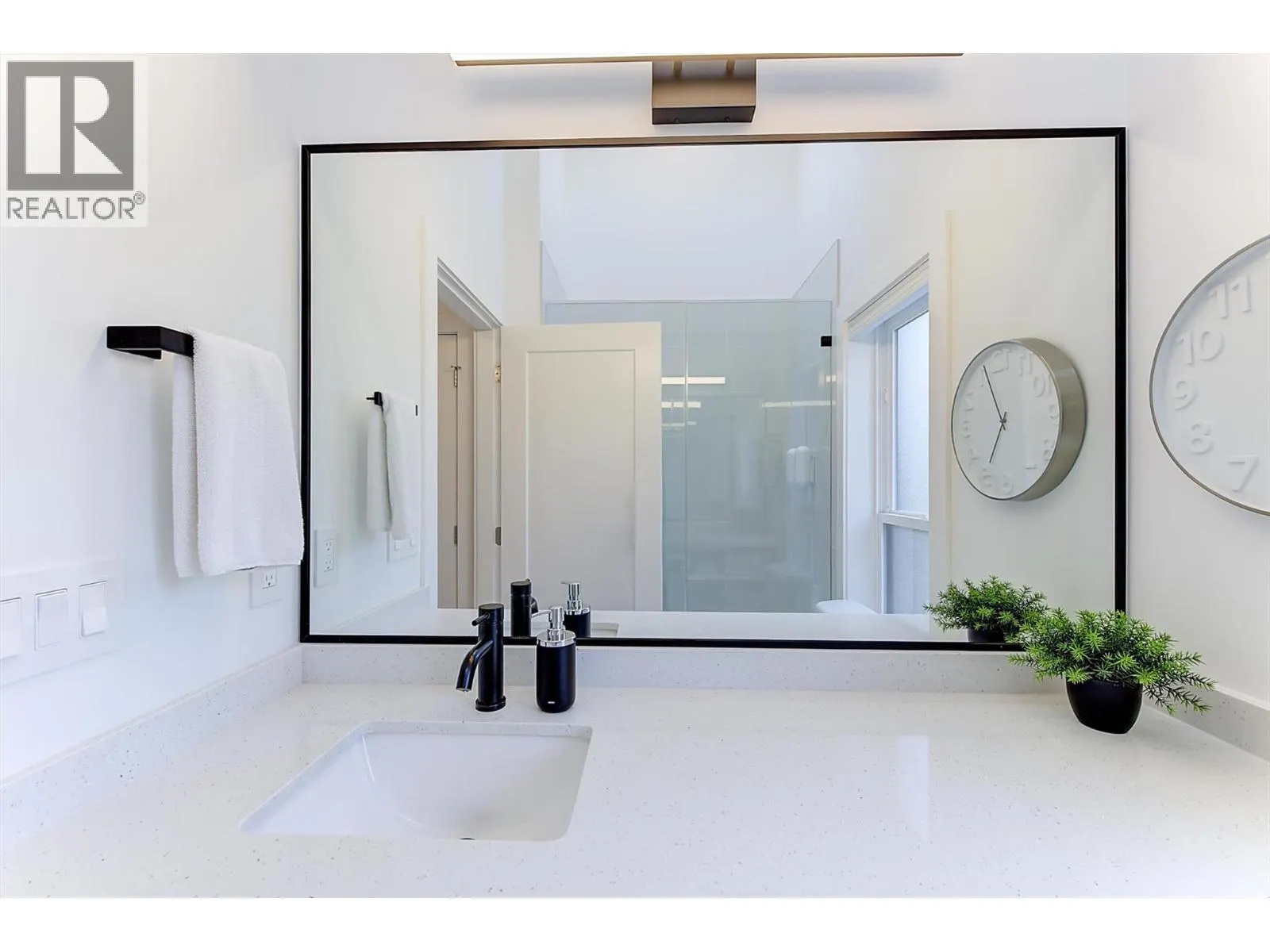 2274 Woodlawn Street Unit# 2