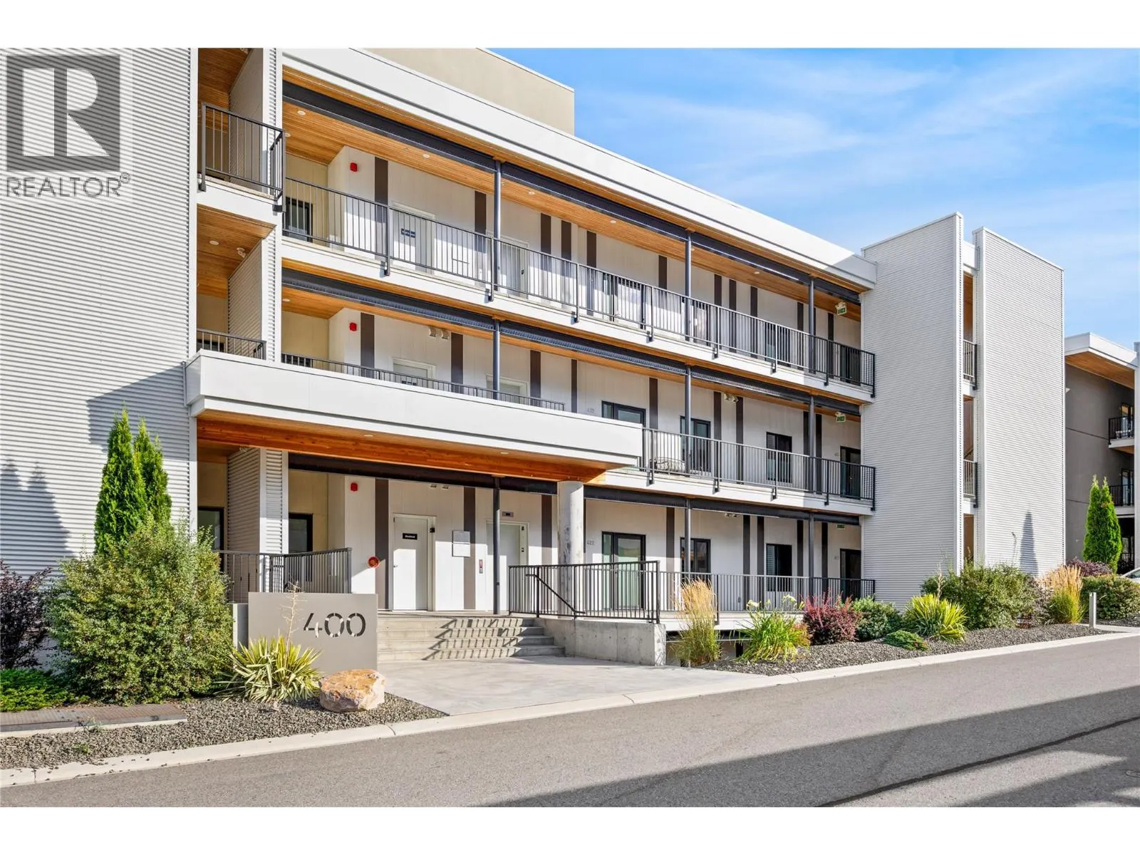 400 Vista Park Unit# 422
