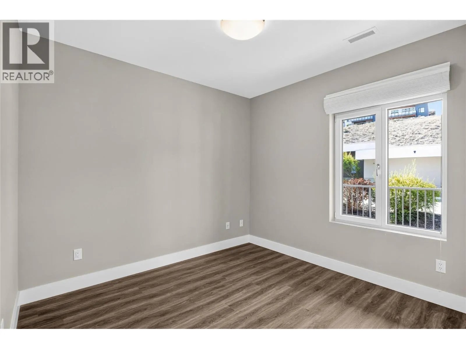 400 Vista Park Unit# 422