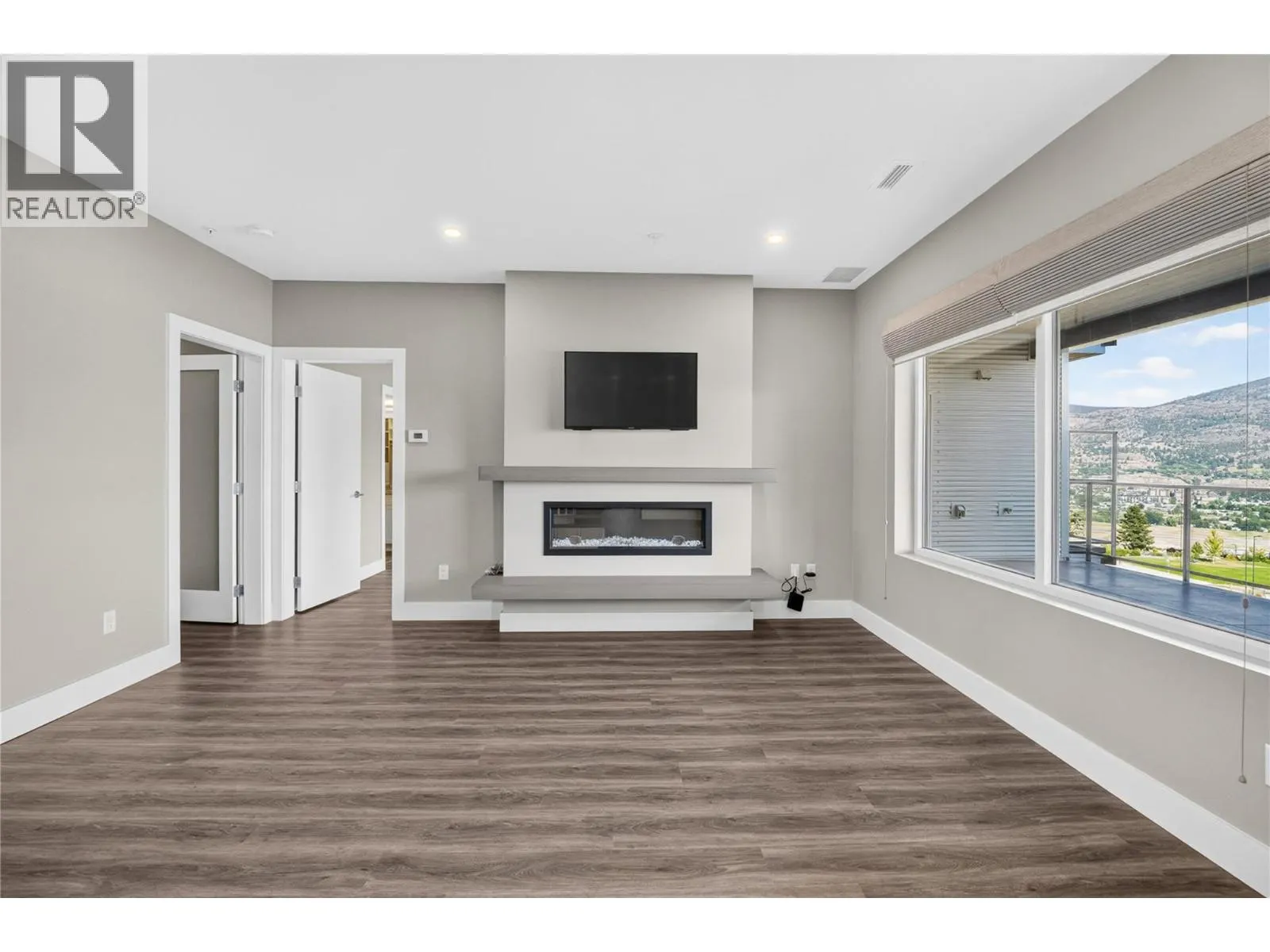 400 Vista Park Unit# 422