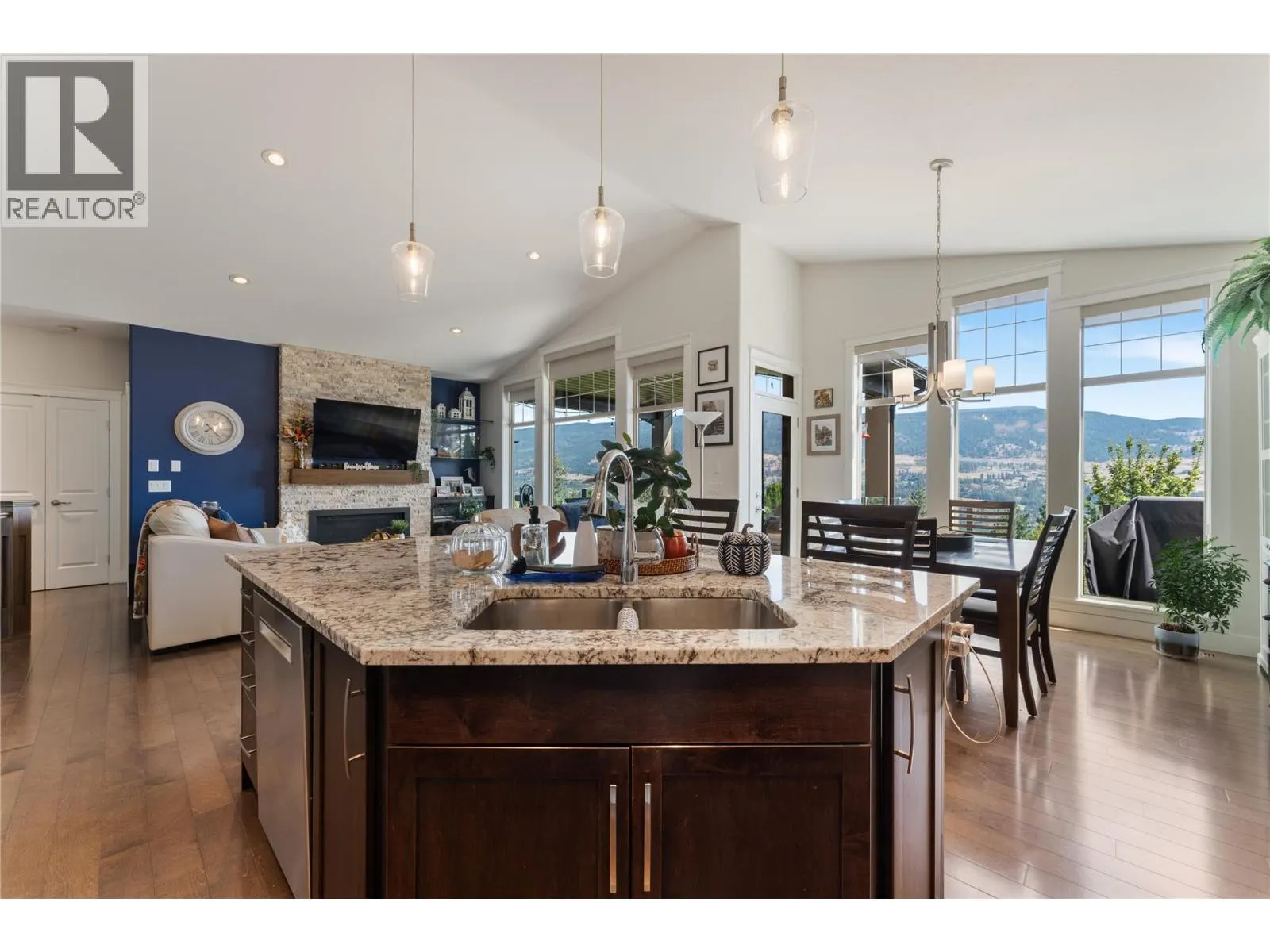 13011 East Ridge Drive