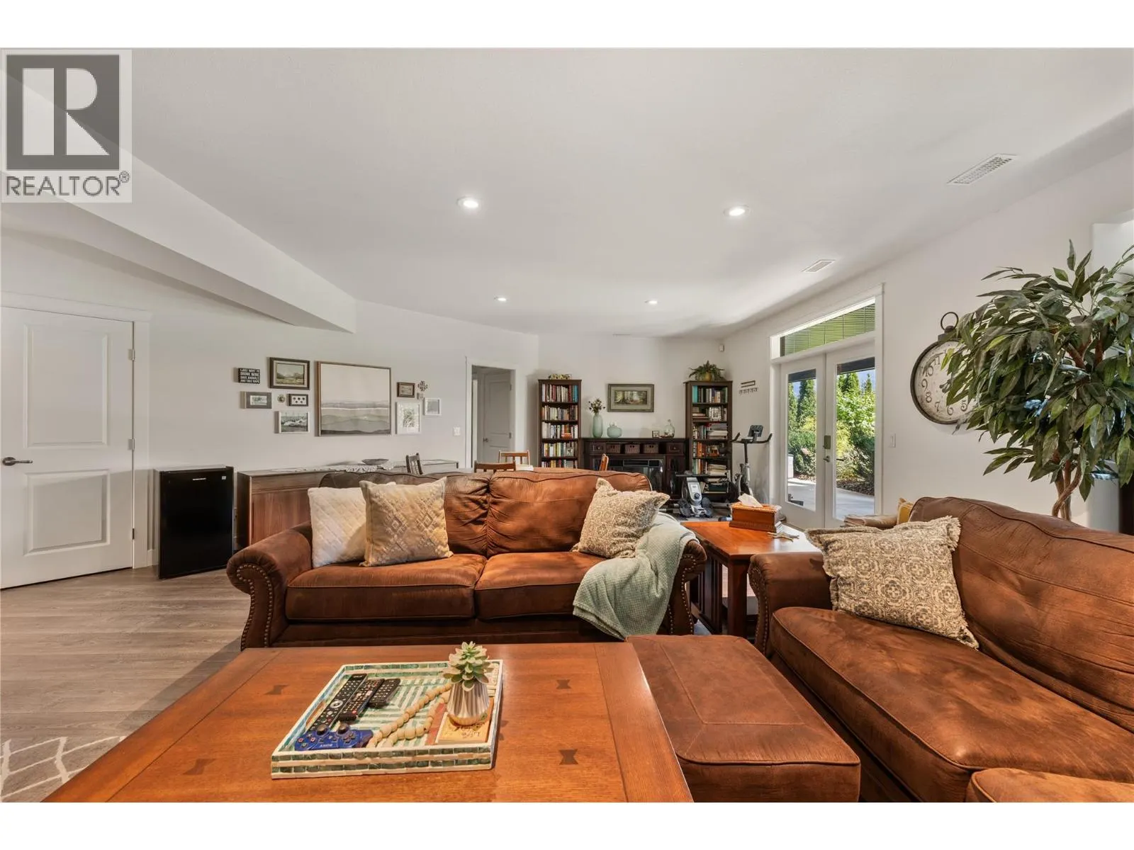 13011 East Ridge Drive
