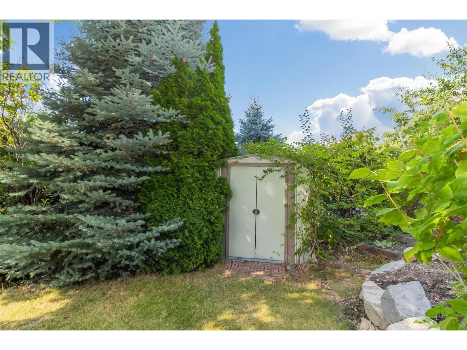 843 Lone Pine Drive